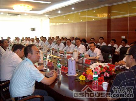 “老俞”作客问鼎娱乐app集团 兰州新东方选址问鼎娱乐app名苑
